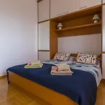 펜션 House Haus Rosa 드라말리