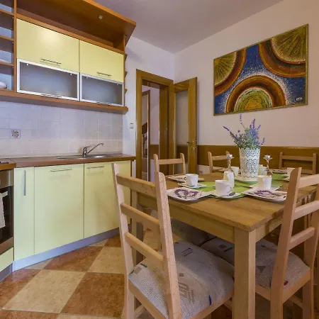 House Haus Rosa Case de vacanță Dramalj